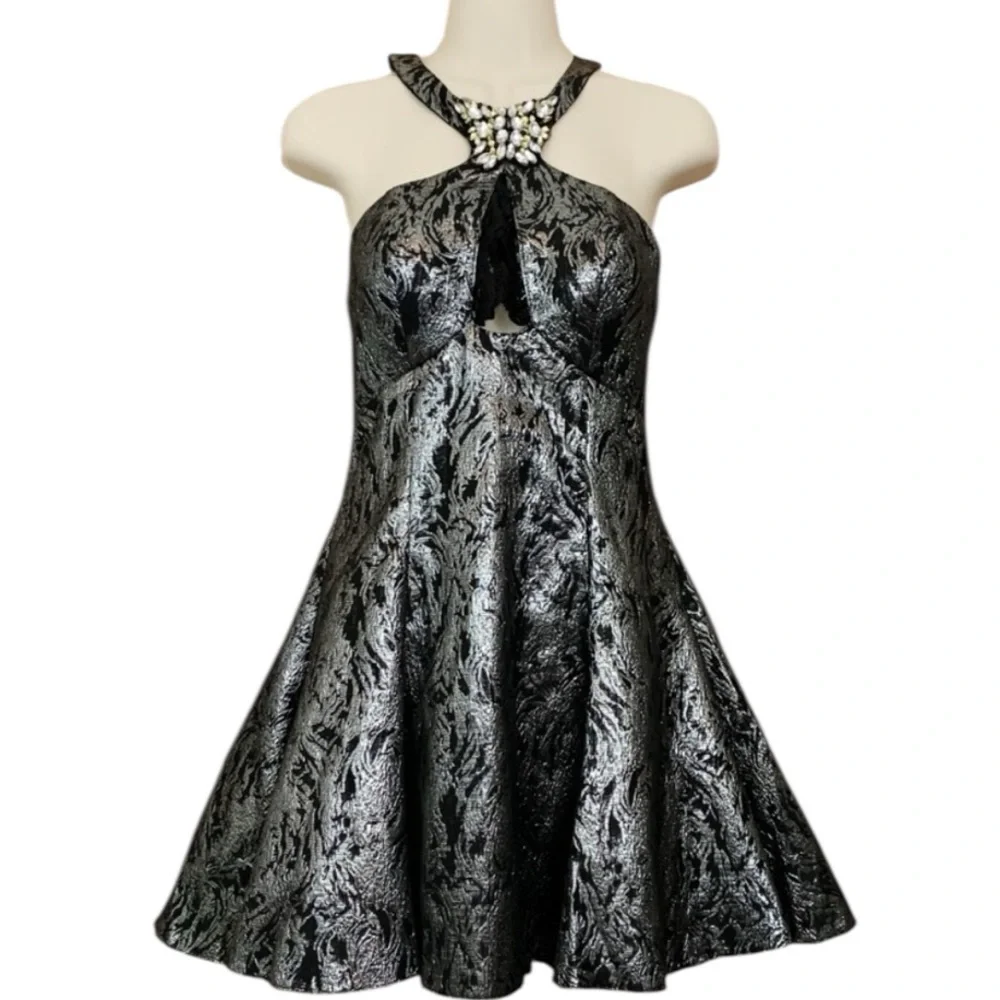 Dave & Johnny Silver Black Jeweled Halter Cocktail Short Dress Prom Formal Vegas
